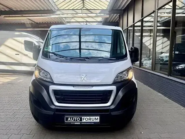 Gebraucht Peugeot Boxer 140 PS (102 kW) 2021 Weiß Van