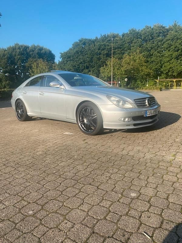 Silber Gebraucht 2006 Mercedes CLS500 Coupé | 11.499 € (Fairer Preis) - Bild 1/4