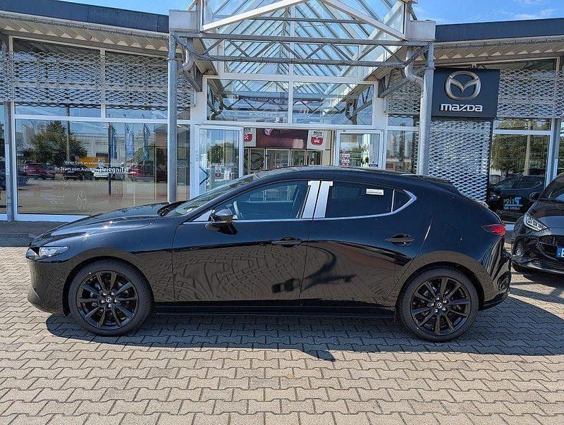 Neu Mazda 3 Nagisa 140 PS (102 kW) 2025 Schwarz Limousine