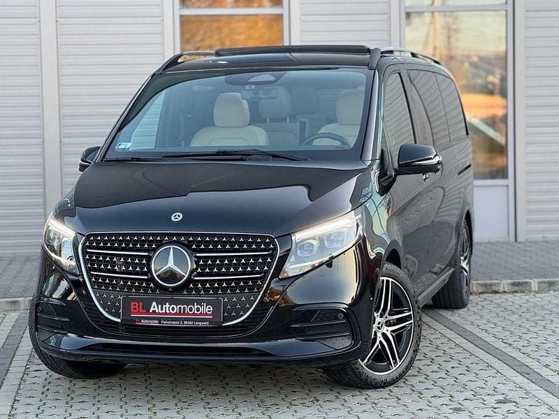 Schwarz Gebraucht 2024 Mercedes V300 Exclusive Van / Kleinbus | 85.990 € (Teuer) - Bild 1/4