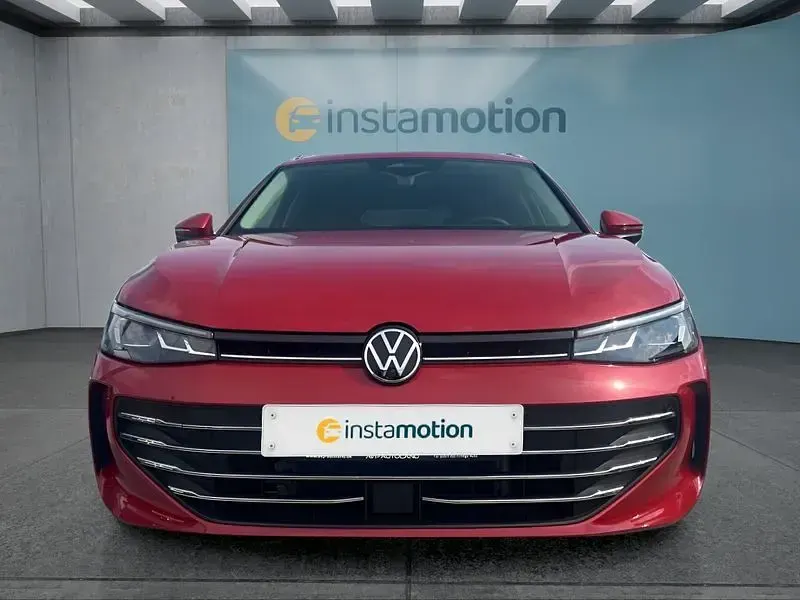 Gebraucht VW Passat 150 PS (110 kW) 2025 Rot Kombi