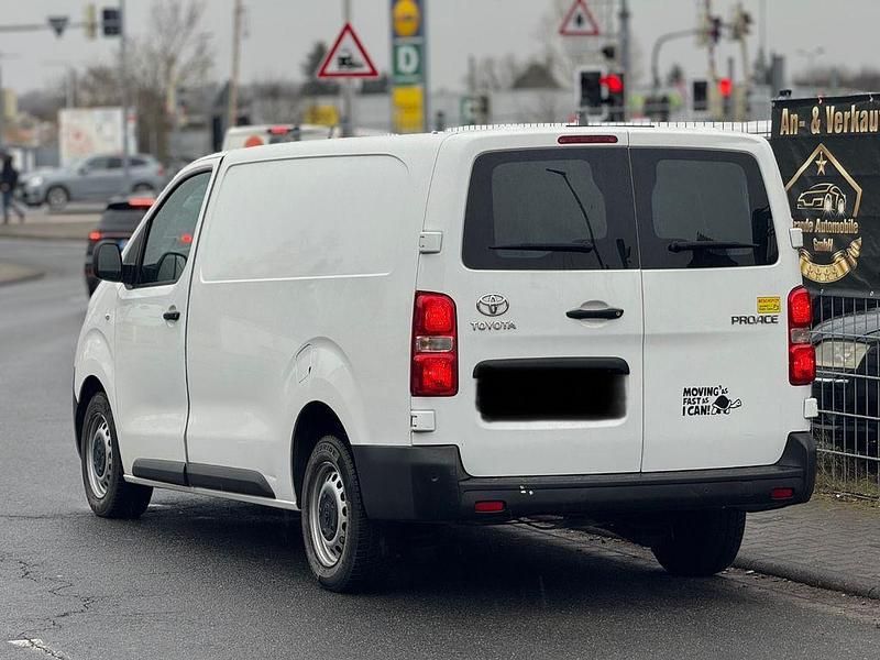 Gebraucht Toyota Proace 144 PS (105 kW) 2022 Weiß Van / Kleinbus