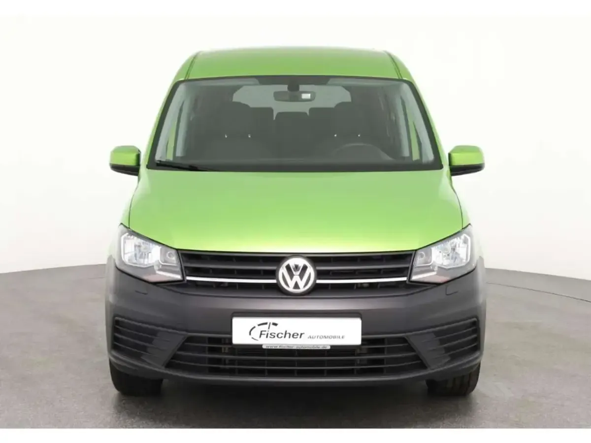 Gebraucht VW Caddy Trendline 131 PS (96 kW) 2019 Viperngrün metallic Van / Kleinbus
