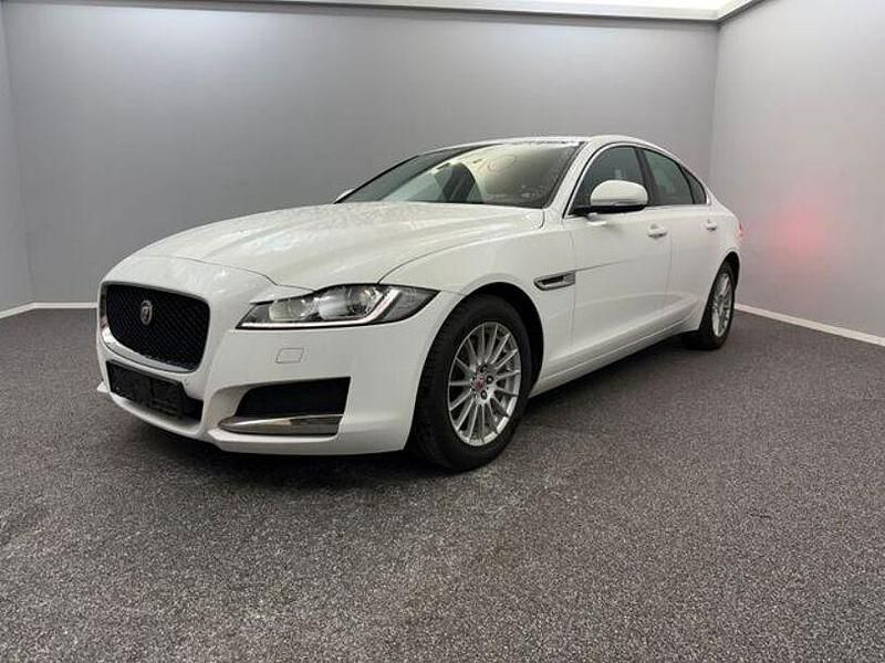 Weiß Gebraucht 2020 Jaguar XF Prestige Limousine | 19.799 € (Fairer Preis) - Bild 1/4