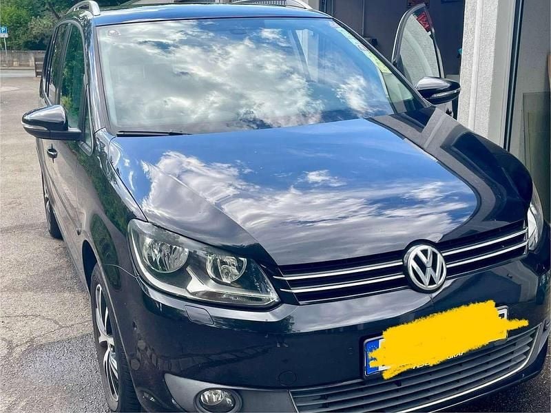 Schwarz Gebraucht 2011 VW Touran Comfortline Van / Kleinbus | 5.000 € (Guter Preis) - Bild 1/4
