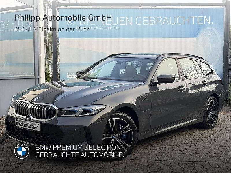 Dravitgrau Gebraucht 2024 BMW 330e M Sport Kombi | 48.880 € (Teuer) - Bild 1/4