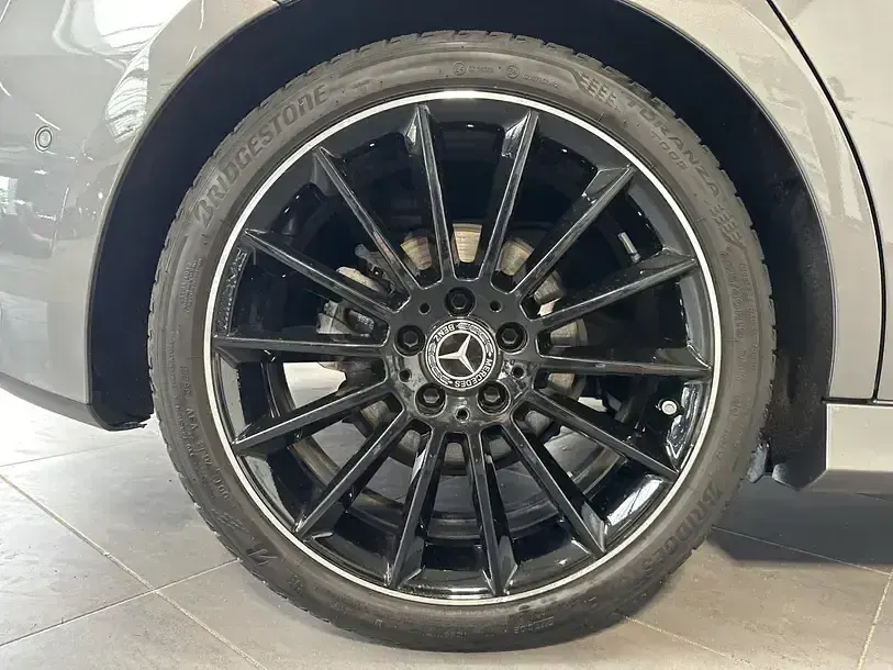 Gebraucht Mercedes A180 AMG line 136 PS (100 kW) 2023 Mountaingrau Limousine