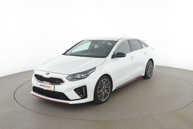 Weiß Gebraucht 2021 Kia ProCeed Kleinwagen | 22.240 € (Fairer Preis) - Bild 1/3