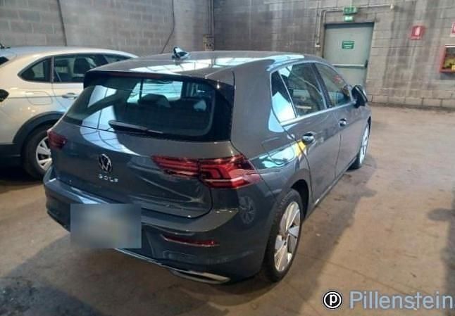 Gebraucht VW Golf VIII Style 150 PS (110 kW) 2025 Grau Limousine