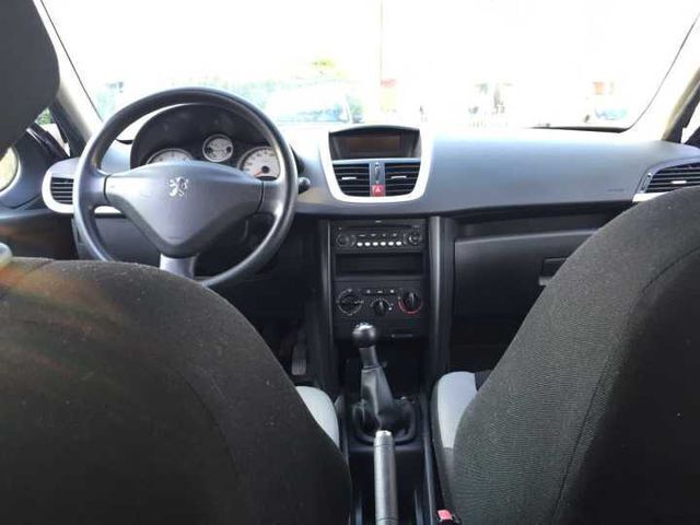 Gebraucht Peugeot 207 92 PS (67 kW) 2007 Schwarz Kleinwagen