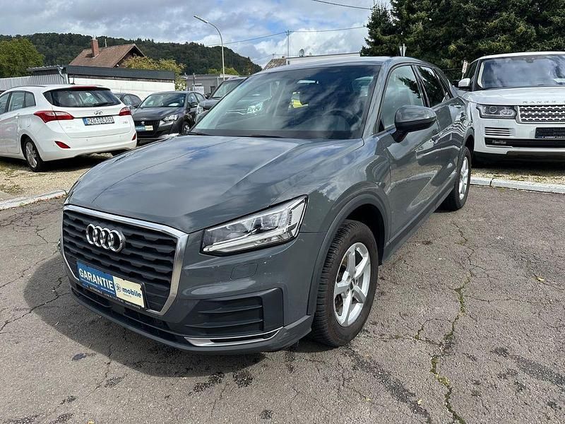 Grau Gebraucht 2019 Audi Q2 Ambiente SUV | 14.900 € (Fairer Preis) - Bild 1/4