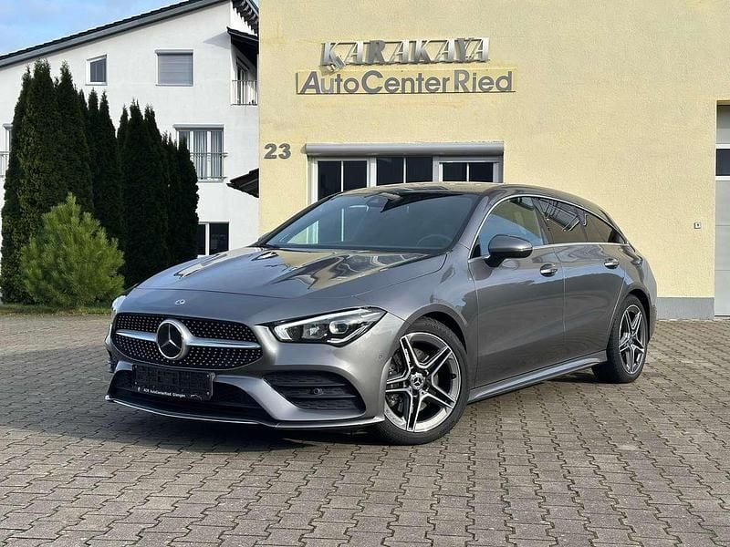 Grau Gebraucht 2020 Mercedes CLA220 AMG line Limousine | 26.490 € (Superpreis) - Bild 1/4