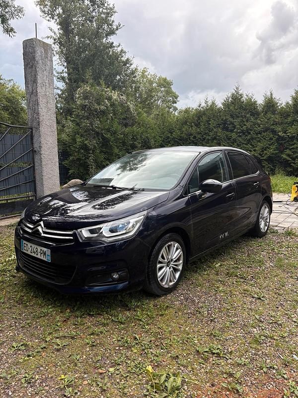 Blau Gebraucht 2016 Citroën C4 Kleinwagen | 2.500 € (Superpreis) - Bild 1/4