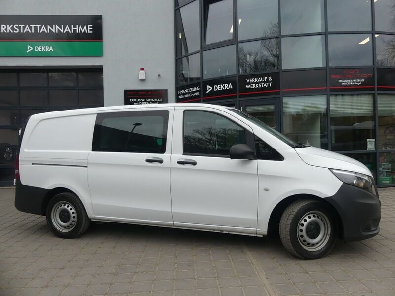 Arktikweiss Gebraucht 2021 Mercedes Vito Van / Kleinbus | 28.799 € (Superpreis) - Bild 1/2