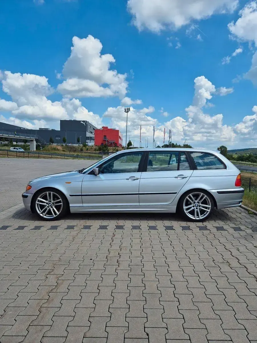 Gebraucht BMW 320 170 PS (125 kW) 2004 Silber Kombi