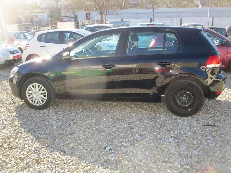 Gebraucht VW Golf VI Trendline 80 PS (58 kW) 2008 Deep black perleffekt Kleinwagen