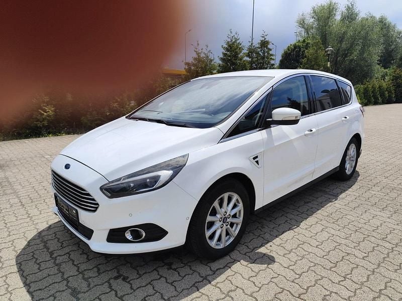 Weiß Gebraucht 2016 Ford S-MAX Titanium Van / Kleinbus | 12.900 € (Fairer Preis) - Bild 1/4