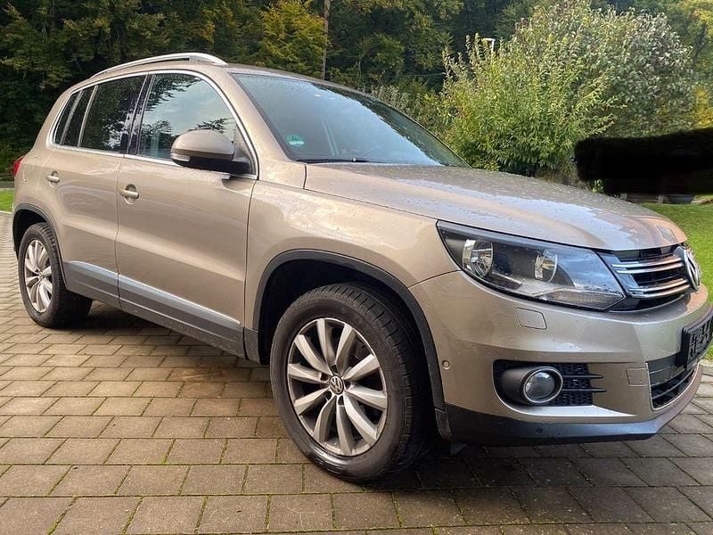 Beige Gebraucht 2015 VW Tiguan Sportline SUV | 13.290 € (Guter Preis) - Bild 1/4