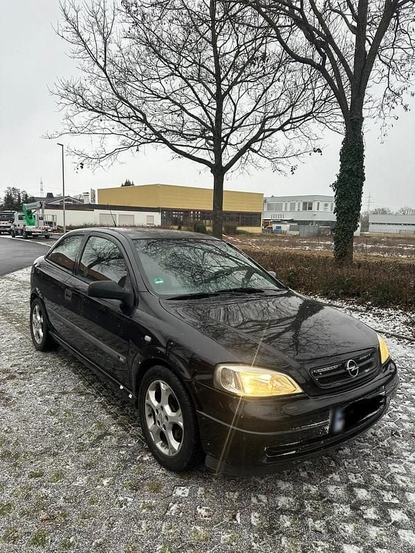Gebraucht Opel Astra 101 PS (74 kW) 2002 Schwarz Coupé