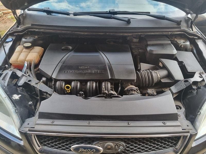 Usata Ford Focus 125 CV (91 kW) 2006 Nero Berlina