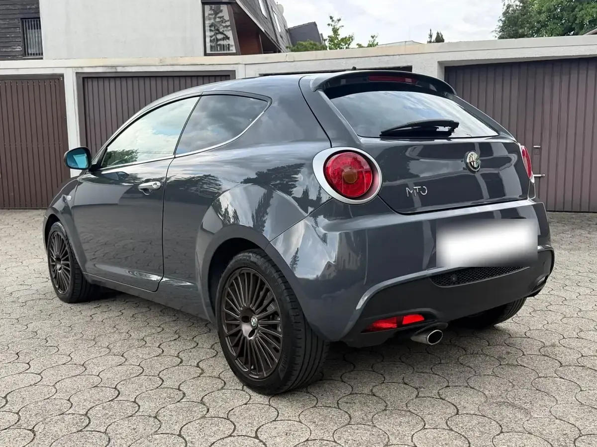 Gebraucht Alfa Romeo MiTo 105 PS (77 kW) 2016 Grau Kleinwagen