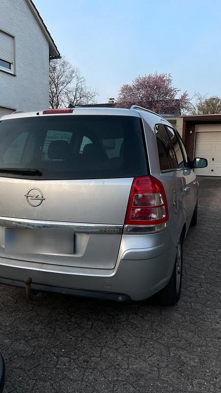 Gebraucht Opel Zafira 120 PS (88 kW) 2010 Grau Van / Kleinbus