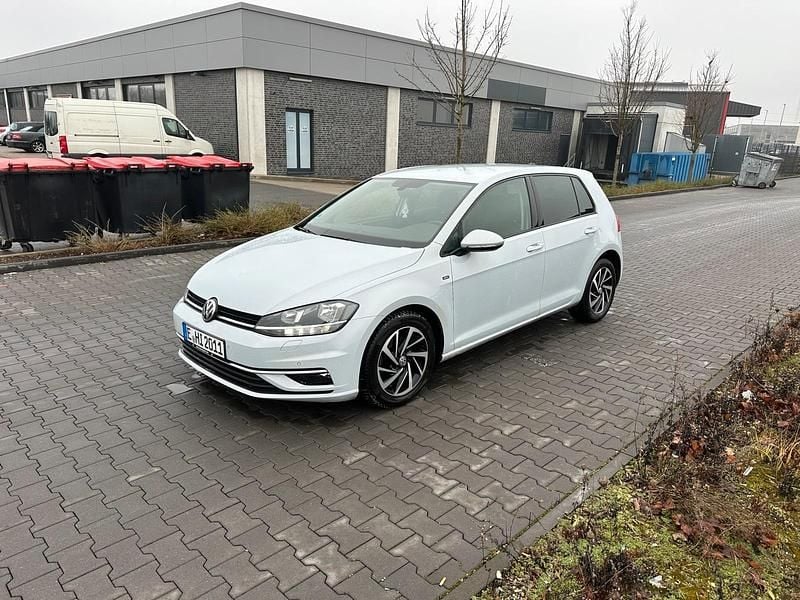 Weiß Gebraucht 2018 VW Golf Limousine | 14.990 € (Superpreis) - Bild 1/4