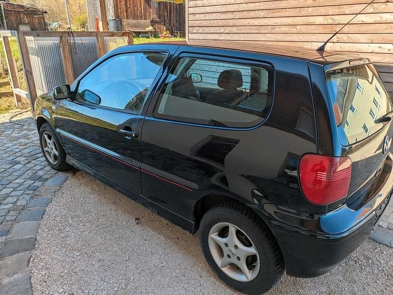 Gebraucht VW Polo 60 PS (44 kW) 2001 Schwarz Kleinwagen