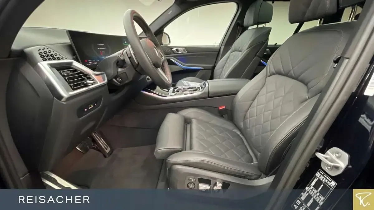 Gebraucht BMW X5 M Sport 530 PS (389 kW) 2025 Carbonschwarz metallic SUV