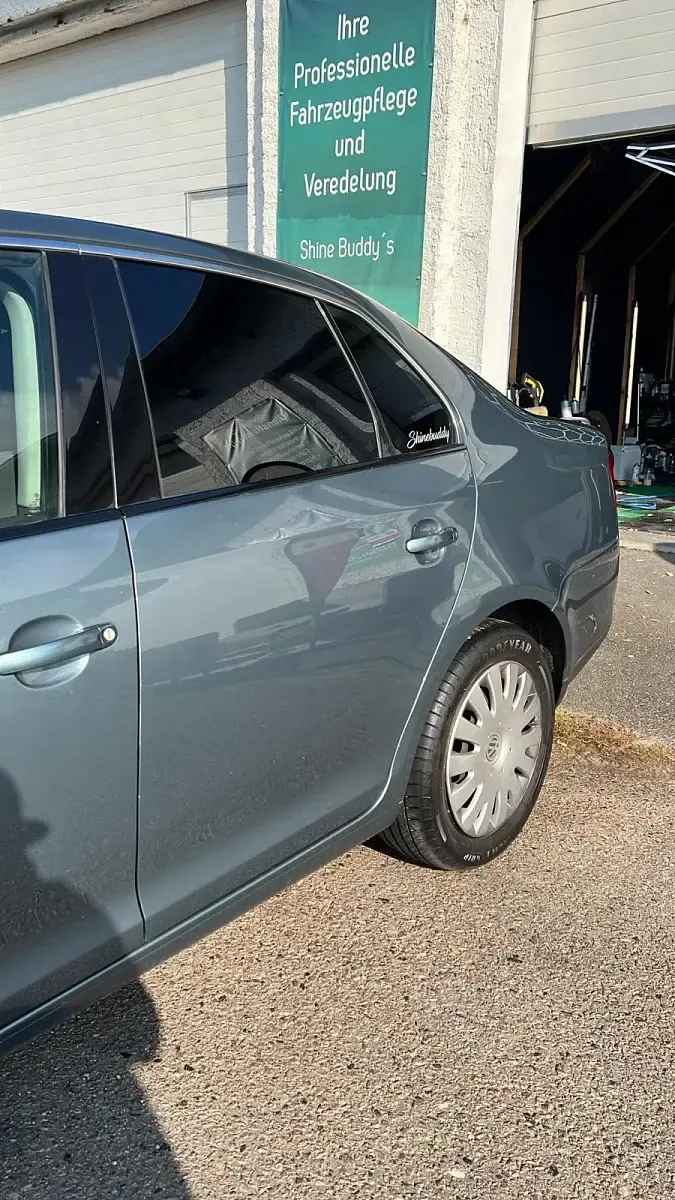 Gebraucht VW Jetta 115 PS (84 kW) 2006 Grau Limousine