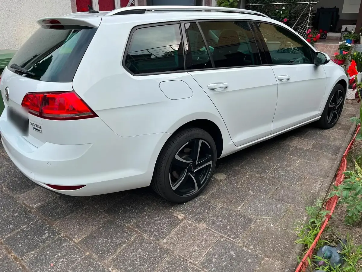 Gebraucht VW Golf VII LOUNGE 150 PS (110 kW) 2015 Weiß Kombi
