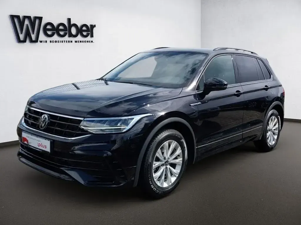 Second-hand VW Tiguan R-line 150 CP (110 kW) 2023 Negru SUV