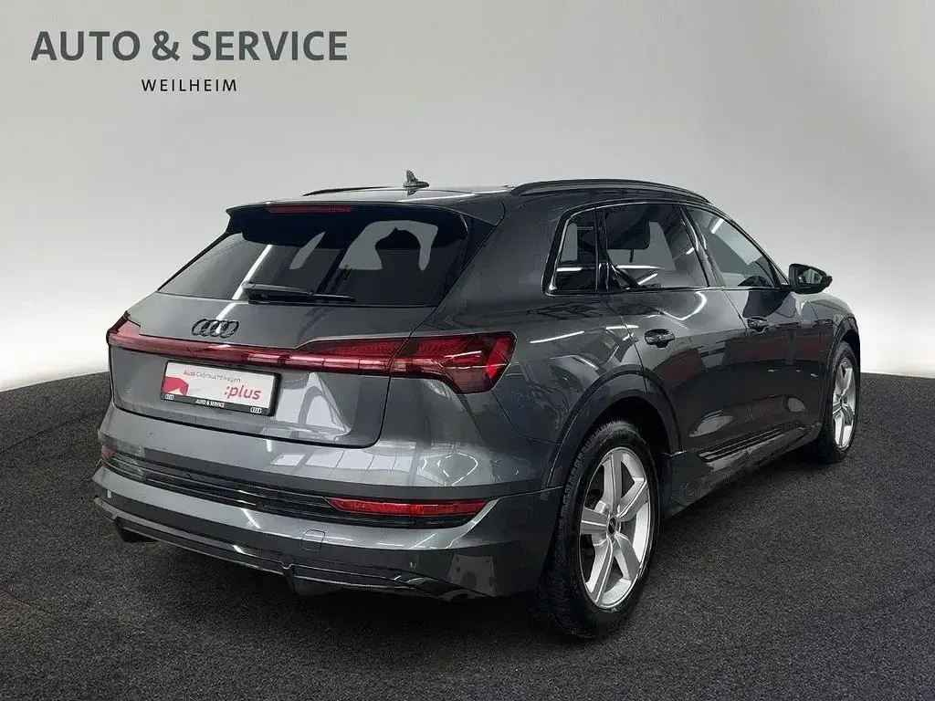 Gebraucht Audi e-tron S-Line 300 kW (408 PS) 2023 Daytonagrau perleffekt SUV