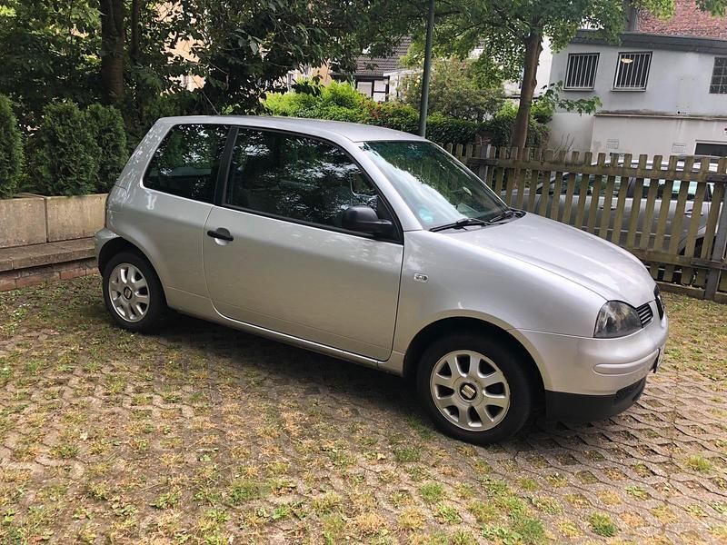Silber Gebraucht 2004 Seat Arosa Kleinwagen | 599 € (Guter Preis) - Bild 1/4