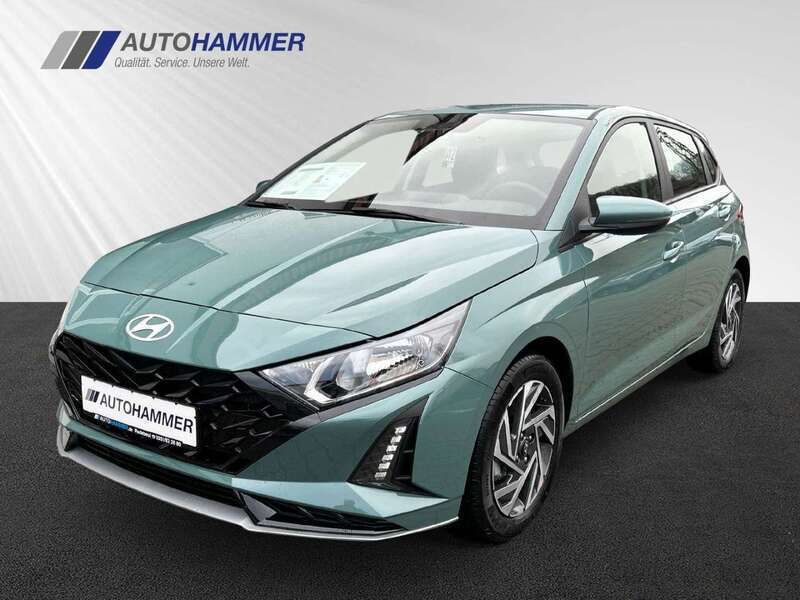 Mangrove green / min Neu 2025 Hyundai i20 Trend Limousine | 23.880 € (Fairer Preis) - Bild 1/4