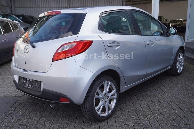 Gebraucht Mazda 2 103 PS (75 kW) 2009 Silber Kleinwagen