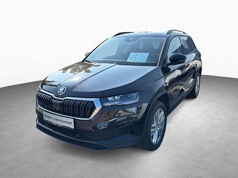 Black magic perleffekt Gebraucht 2024 Skoda Karoq Selection SUV | 28.950 € (Guter Preis) - Bild 1/4