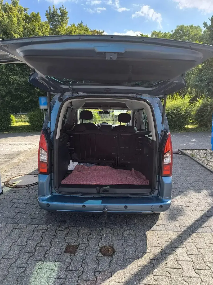 Gebraucht Peugeot TePee 101 PS (74 kW) 2018 Blau Van / Kleinbus