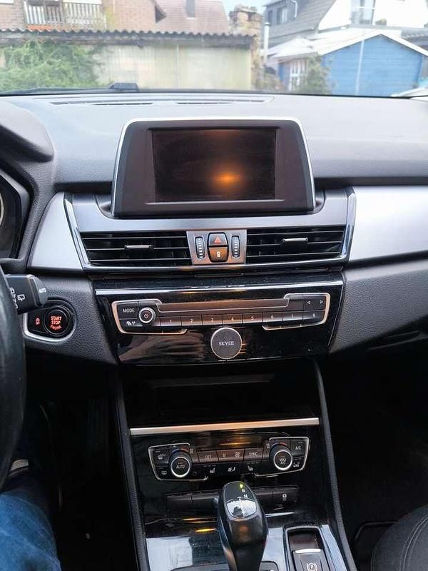 Gebraucht BMW 218 150 PS (110 kW) 2017 Braun Kombi