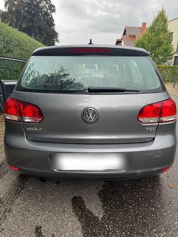 Grau Gebraucht 2011 VW Golf VI Comfortline Limousine | 2.600 € (Superpreis) - Bild 1/4