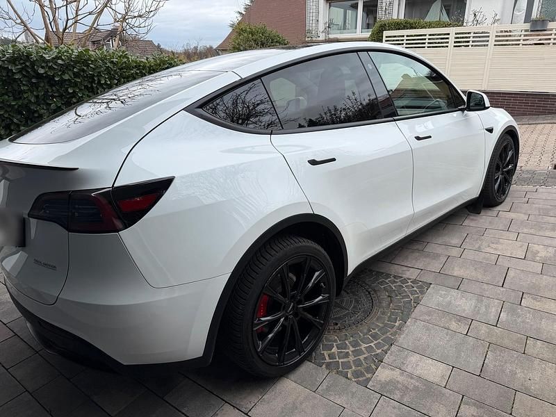 Gebraucht Tesla Model Y Performance 392 kW (534 PS) 2023 Weiß SUV