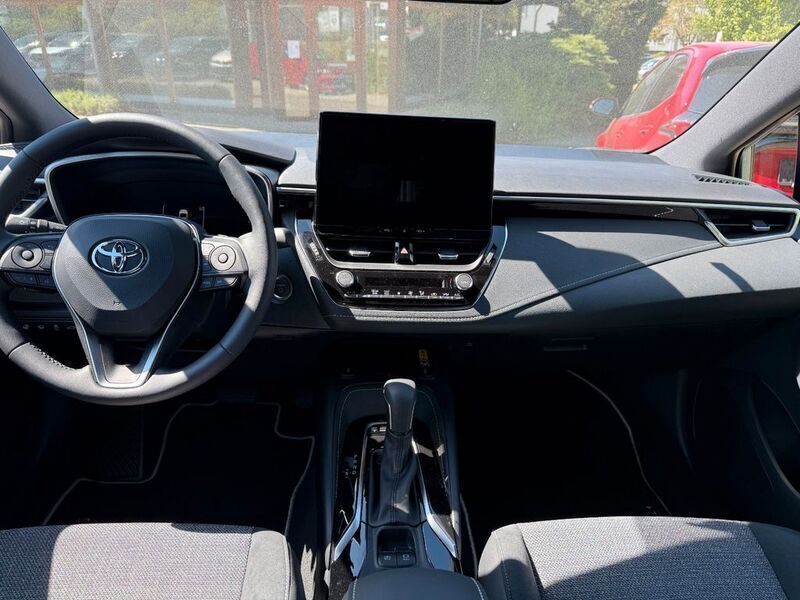 Neu Toyota Corolla 178 PS (130 kW) 2025 1k6 dynamic grey Kombi