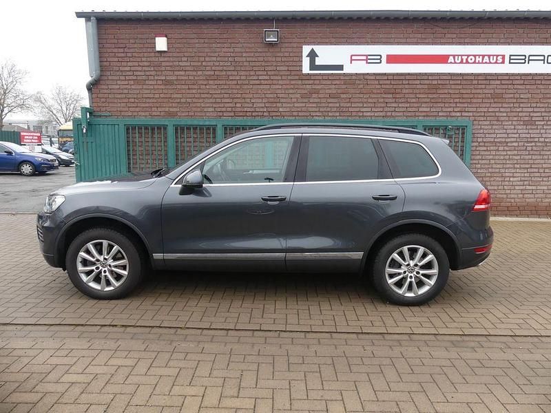 Dark flint gray metallic Gebraucht 2014 VW Touareg SUV | 17.990 € (Etwas zu teuer) - Bild 1/4