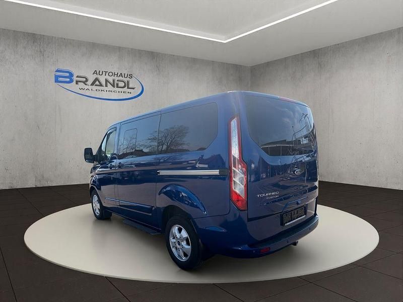 Gebraucht Ford Tourneo Titanium 170 PS (125 kW) 2017 Blau Van / Kleinbus