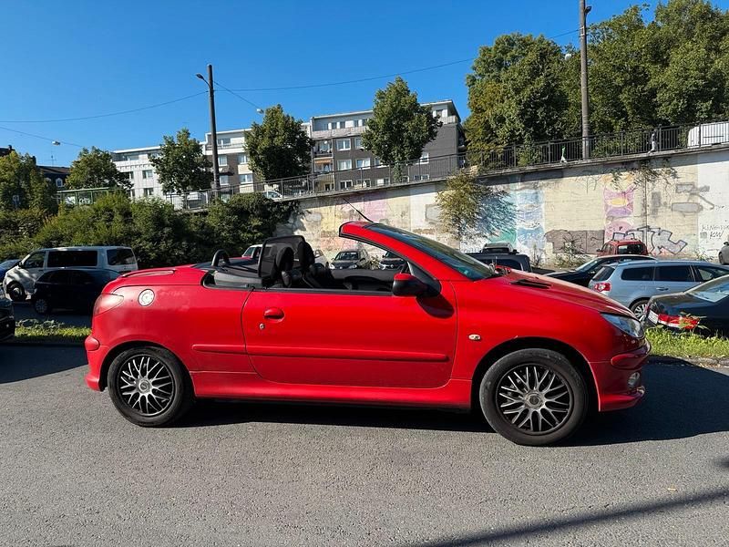 Rot Gebraucht 2006 Peugeot 206 Cabrio | 1.400 € (Fairer Preis) - Bild 1/4