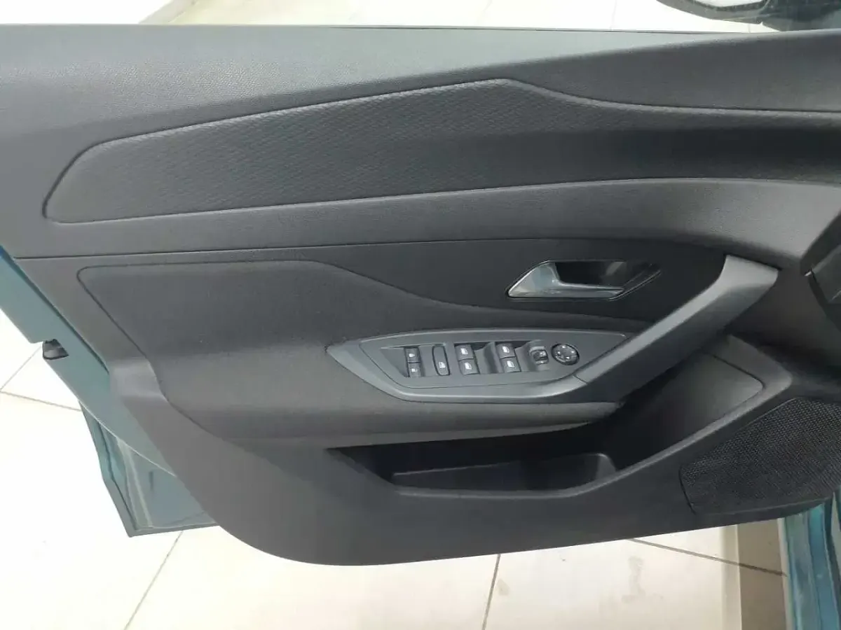 Gebraucht Peugeot 308 SW Active 131 PS (96 kW) 2024 Avatar blau Kombi