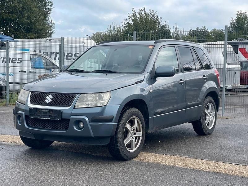 Grau Gebraucht 2006 Suzuki Grand Vitara SUV | 3.750 € (Fairer Preis) - Bild 1/4