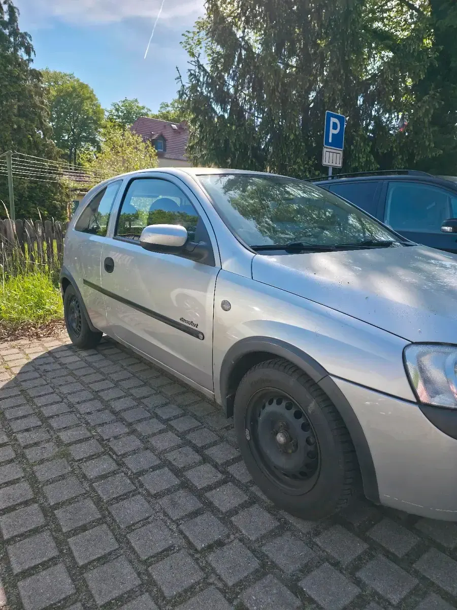 Second-hand Opel Corsa 58 CP (42 kW) 2001 Argintiu Hatchback