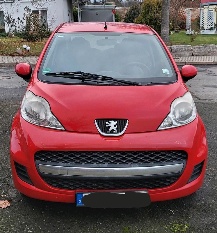 Rot Gebraucht 2009 Peugeot 107 Kleinwagen | 900 € (Superpreis) - Bild 1/4