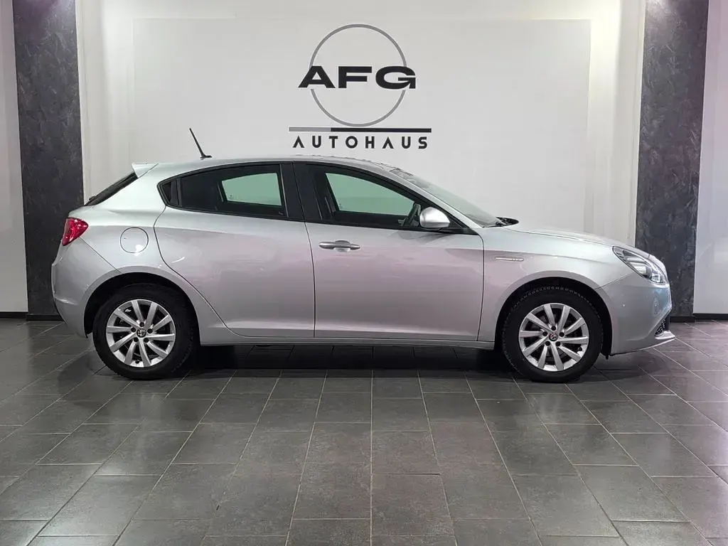 Gebraucht Alfa Romeo Giulietta 120 PS (88 kW) 2020 Grau Kleinwagen